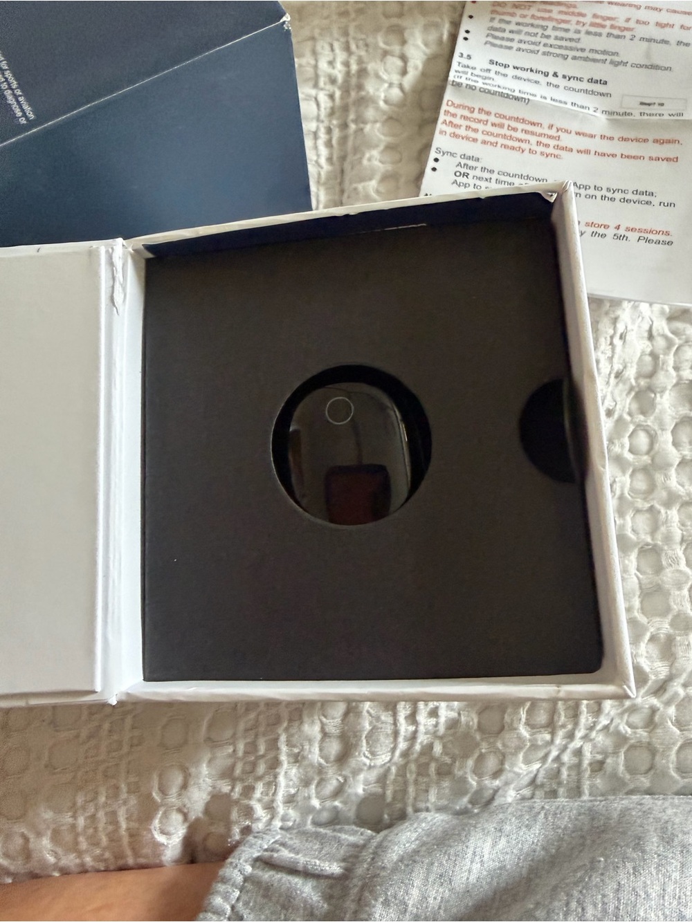 Smart Pulse Oximeter with App - Black and Gray - Picture 12 of 14